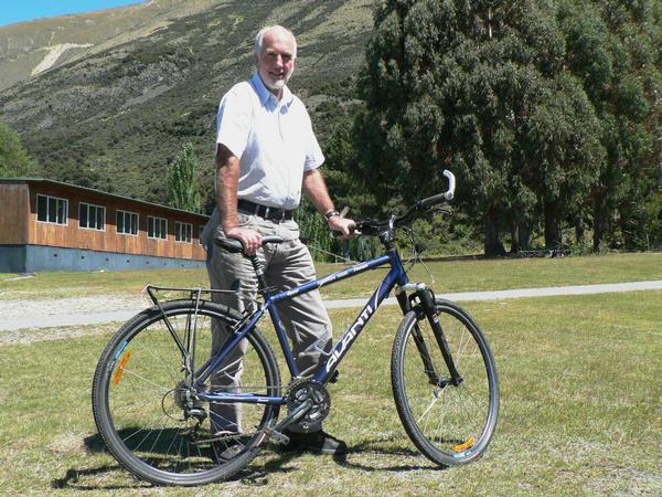 Chris Eden on the trail at Lake Ohau